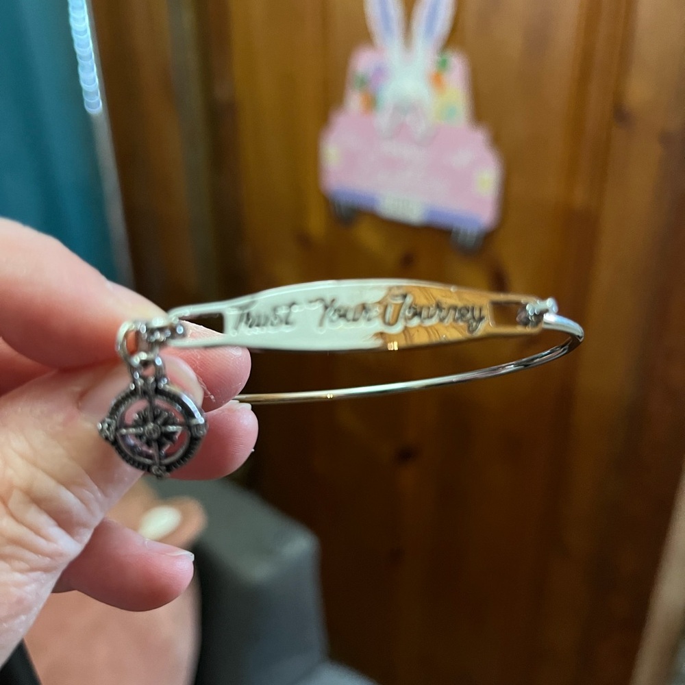 NWT Trust your Journey Bracelet